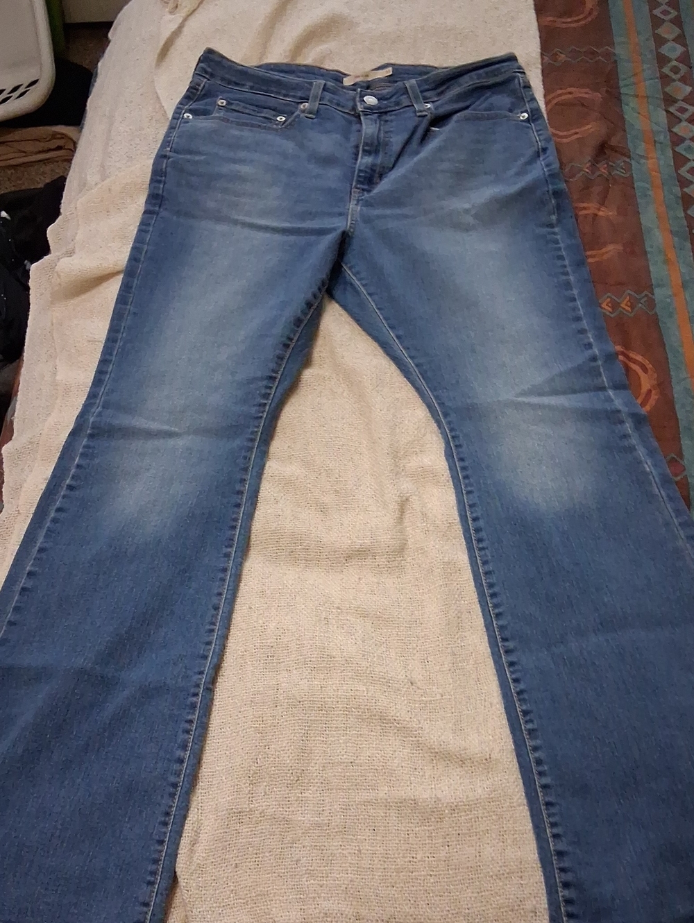 Levi's Women's 726 Flare Leg Jeans in Medium Blue Wash Size 31x32 Or 12